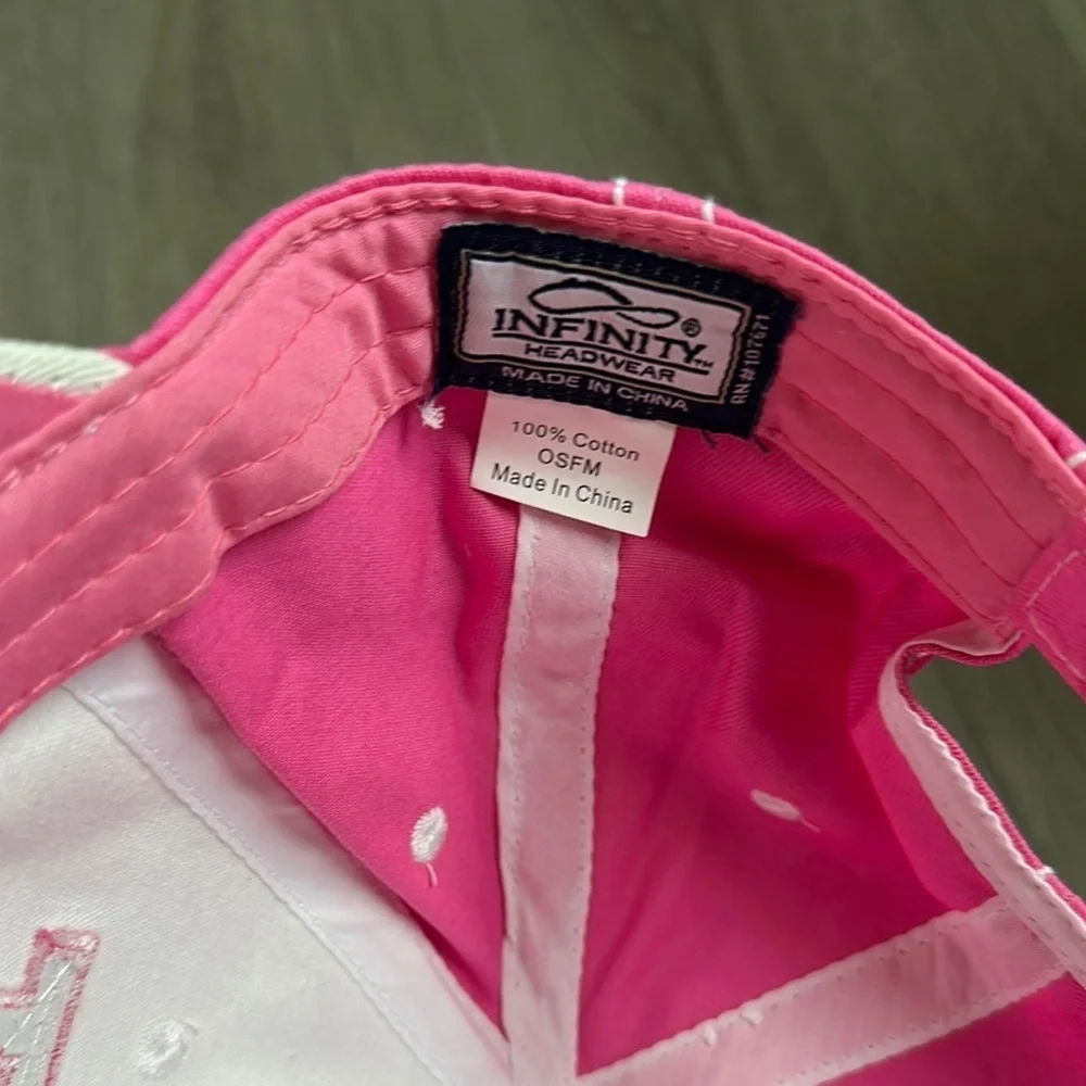 Pink and White 'Hott Mess' Women's Cap